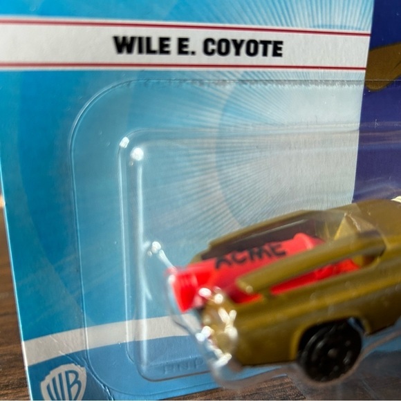Hot Wheels Looney Tunes Wile E. Coyote - Picture 10 of 11
